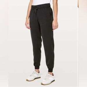 Lululemon on the fly jogger luxtreme 6